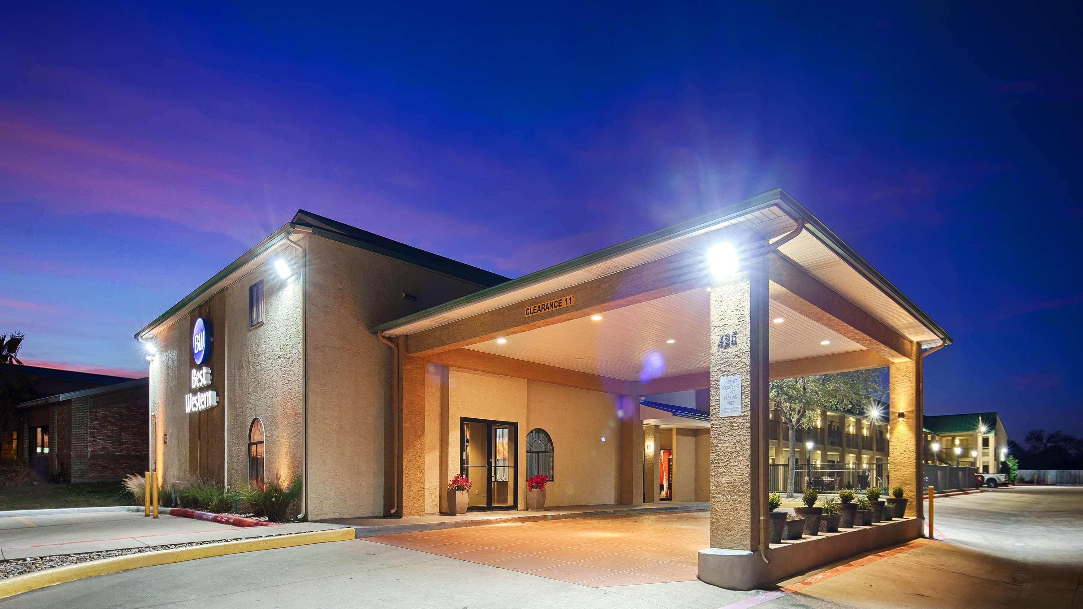 Best Western Cedar Inn Cedar Park Exterior photo