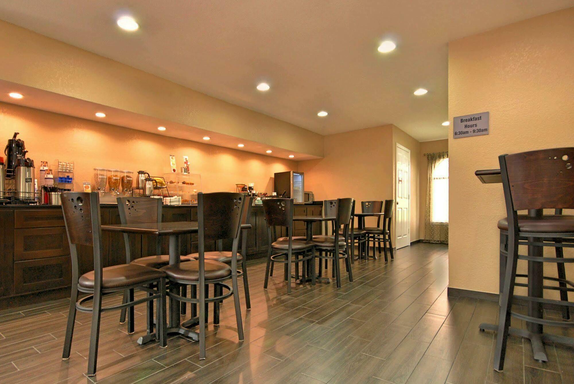 Best Western Cedar Inn Cedar Park Restaurant photo